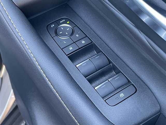 トヨタ アルファード Z 東京都 2024(令6)年 0.1千km ゴールド ワンオーナー/寒冷地仕様車/Toyota Safty Sense/・PCS(プリクラッシュセーフティ)/・LDA(レーンディパーチャーアラート)/・BSM(ブラインドスポットモニター)/・レーダークルーズコントロール/・オートマチックハイビーム/・RCTA(リヤクロストラフィックアラート)/安全装備/・アドバンストパーク/・パーキングサポートブレーキ/・アドバンスドライブ/・HUD(ヘッドアップディスプレイ)/左右独立ムーンルーフ/純正ナビ/ (FM/AM/BT/フルセグTV)/車外カメラ/ (バック/全方位)/ビルトインETC/デジタルインナーミラー/ウッドコンビステアリング/静電式ステアリングスイッチ/レザーシート/パワーシート/ (運転席/助手席/二列目席)/メモリーシート/ (運転席)/シートヒーター/ (運転席/助手席/二列目席)/エアーシート/ (運転席/助手席/二列目席)/キャプテンシート/オットマン/両側パワースライドドア/パワーバックドア/プッシュスタート/スマートキー/スペアキー/純正18インチAW/純正LEDヘッドライト/シーケンシャルウインカー