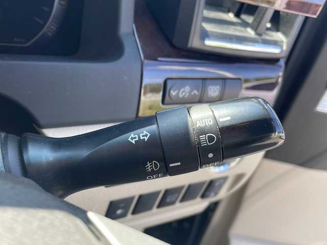 トヨタ アルファード 240G 岩手県 2012(平24)年 9.6万km ブラック 4WD/純正HDDナビ（CD/DVD//SD/ラジオ/Bluetooth）/純正フリップダウンモニター/フルセグテレビ /バックカメラ/両側パワースライドドア/パワーバックドア/クルーズコントロール/ビルトインETC/前席パワーシート/助手席/2列目オットマン/ステアリングスイッチ/スマートキー/プッシュスタート/コーナーセンサー/横滑り防止機能/HIDヘッドライト/オートライト/フォグランプ/電動格納ミラー/ウィンカーミラー/ドアバイザー/取説＆保証書