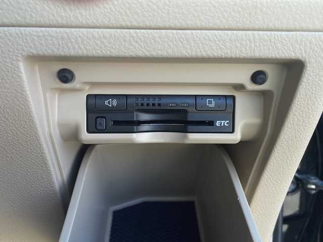 トヨタ アルファード 240G 岩手県 2012(平24)年 9.6万km ブラック 4WD/純正HDDナビ（CD/DVD//SD/ラジオ/Bluetooth）/純正フリップダウンモニター/フルセグテレビ /バックカメラ/両側パワースライドドア/パワーバックドア/クルーズコントロール/ビルトインETC/前席パワーシート/助手席/2列目オットマン/ステアリングスイッチ/スマートキー/プッシュスタート/コーナーセンサー/横滑り防止機能/HIDヘッドライト/オートライト/フォグランプ/電動格納ミラー/ウィンカーミラー/ドアバイザー/取説＆保証書