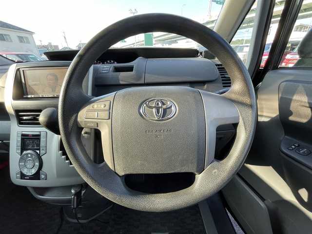 トヨタ ノア X スマートエディション 愛知県 2009(平21)年 13.3万km グレーメタリック HDDナビ/（AM/FM/CD/DVD)/フルセグTV/社外後席モニター/ETC/ドライブレコーダー/プッシュスタート/両側パワースライドドア/スマートキー/ドアバイザー/フロアマット