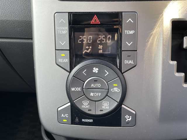 トヨタ ノア X スマートエディション 愛知県 2009(平21)年 13.3万km グレーメタリック HDDナビ/（AM/FM/CD/DVD)/フルセグTV/社外後席モニター/ETC/ドライブレコーダー/プッシュスタート/両側パワースライドドア/スマートキー/ドアバイザー/フロアマット