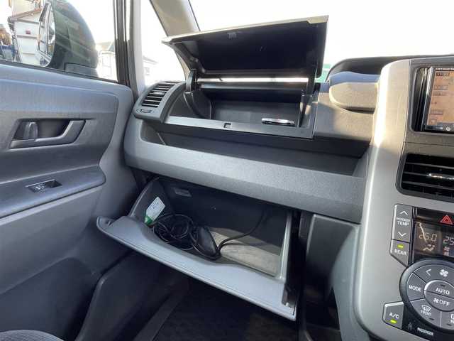 トヨタ ノア X スマートエディション 愛知県 2009(平21)年 13.3万km グレーメタリック HDDナビ/（AM/FM/CD/DVD)/フルセグTV/社外後席モニター/ETC/ドライブレコーダー/プッシュスタート/両側パワースライドドア/スマートキー/ドアバイザー/フロアマット