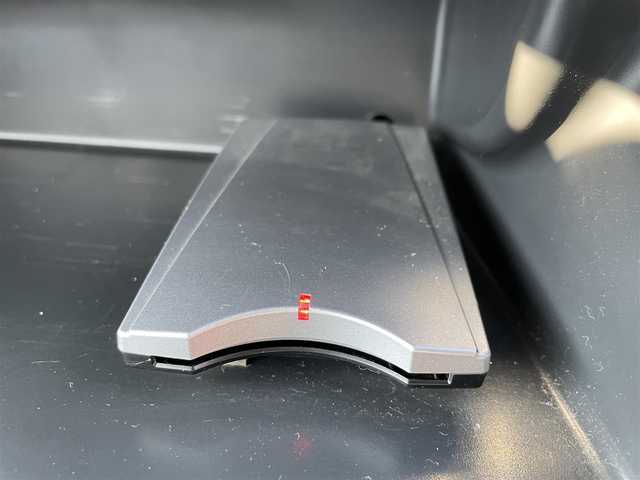 トヨタ ノア X スマートエディション 愛知県 2009(平21)年 13.3万km グレーメタリック HDDナビ/（AM/FM/CD/DVD)/フルセグTV/社外後席モニター/ETC/ドライブレコーダー/プッシュスタート/両側パワースライドドア/スマートキー/ドアバイザー/フロアマット