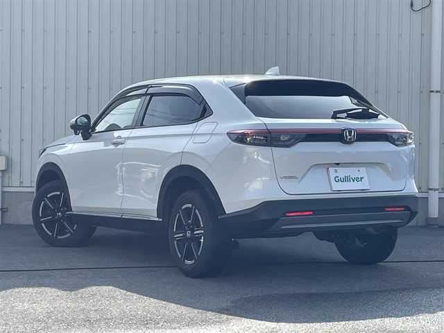 ホンダ ヴェゼル G 山形県 2022(令4)年 3.1万km プラチナホワイトパール レーンキープアシスト/コーナーセンサー/ダウンヒルアシスト/衝突被害軽減/横滑り防止装置/アダプティブクルーズコントロール/USB/オートライト/アイドリングストップ/純正フロアマット/純正アルミホイール/LEDヘッドライト/ETC