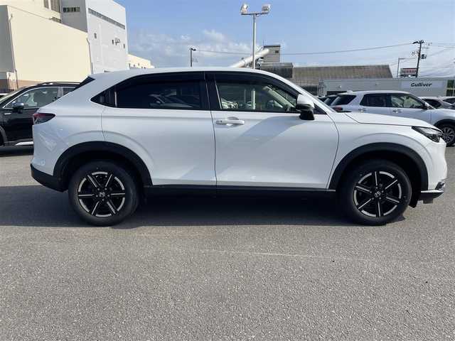 ホンダ ヴェゼル G 山形県 2022(令4)年 3.1万km プラチナホワイトパール レーンキープアシスト/コーナーセンサー/ダウンヒルアシスト/衝突被害軽減/横滑り防止装置/アダプティブクルーズコントロール/USB/オートライト/アイドリングストップ/純正フロアマット/純正アルミホイール/LEDヘッドライト/ETC