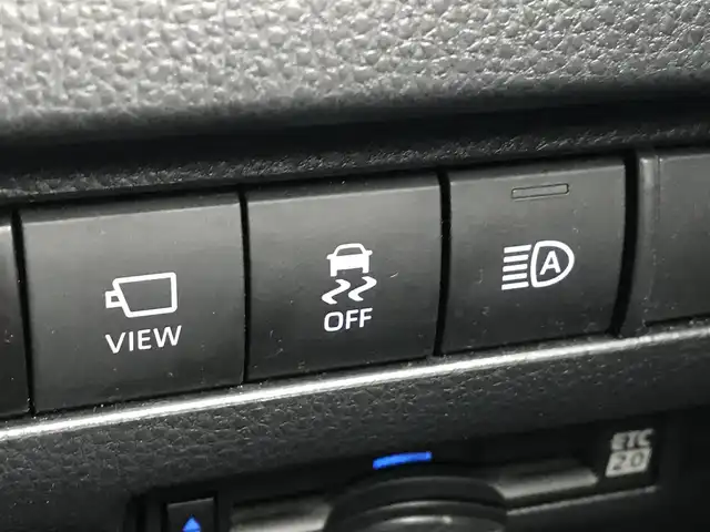 トヨタ ハリアー ハイブリッド Z 富山県 2021(令3)年 6.8万km センシュアルレッドマイカ 4WD/純正ナビ/フルセグTV/Bluetooth/全周囲カメラ/デジタルインナーミラー/プリクラッシュセーフティ/コーナーセンサー/レーンキープアシスト/ブラインドスポットモニター/レーダークルーズコントロール/ハーフレザーシート/パワーシート/電動リアゲート/プッシュスタート/スマートキー/ETC2.0