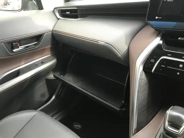 トヨタ ハリアー ハイブリッド Z 富山県 2021(令3)年 6.8万km センシュアルレッドマイカ 4WD/純正ナビ/フルセグTV/Bluetooth/全周囲カメラ/デジタルインナーミラー/プリクラッシュセーフティ/コーナーセンサー/レーンキープアシスト/ブラインドスポットモニター/レーダークルーズコントロール/ハーフレザーシート/パワーシート/電動リアゲート/プッシュスタート/スマートキー/ETC2.0