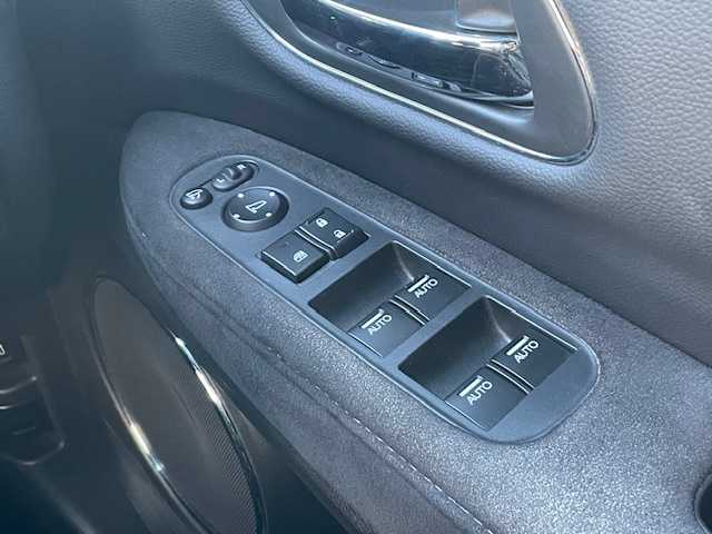 ホンダ ヴェゼル ハイブリッド RS ホンダセンシング 静岡県 2020(令2)年 2.4万km プラチナホワイトパール ●純正ナビ/(フルセグ/CD/DVD/Bluetooth/iPod)/(ギャザズ/VXM-205VFEi)/●ハーフレザーシート/●前席パワーシート/(運転席シートメモリ付き)/●前席シートヒーター/●バックカメラ/●アダプティブクルーズコントロール/●衝突軽減ブレーキ/●レーンキープアシスト/●電動パーキングブレーキ/●オートブレーキホールド/●LEDヘッドライト＆フォグランプ/●オートライト/●革巻きステアリング/●ステアリングスイッチ/●ETC/●電動格納ウィンカーミラー/●パドルシフト/●ドアバイザー/●スマートキー/●プッシュスタート/●純正フロアマット/●純正18インチアルミホイール/●ダブル＋サイド＋カーテンSRS＋ABS