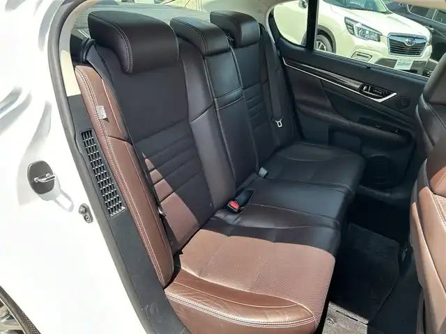 レクサス ＧＳ 300h バージョンL 愛媛県 2015(平27)年 3.2万km ソニッククォーツ 禁煙車/登録時走行距離31670km/純正ナビ/CD/DVD/TV/Bluetooth/SD REC/バックカメラ/ビルトインETC2.0/衝突警報装置/横滑り防止装置/レーンキープサポート/ブラインドスポットモニター/追従クルーズコントロール/サンルーフ/本革シート/前席パワーシート/前席シートベンチレーション/前席シートヒーター/本革ステアリング/ステアリングヒーター/ロールサンシェード/MTモード付AT/パドルシフト/オートライト/オートマチックハイビーム/LEDヘッドライト/LEDフォグランプ/スマートキー