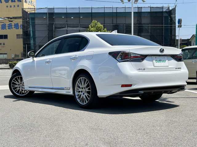 レクサス ＧＳ 300h バージョンL 兵庫県 2015(平27)年 3.2万km ソニッククォーツ 純正ナビ/CD/DVD/TV/Bluetooth/USB/AUX/バックカメラ/ビルトインETC2.0/プリクラッシュセーフティ/レーンキープアシスト/オートマチックハイビーム/OPブラインドスポットモニター/レーダークルーズコントロール/OPサンルーフ/OPパワートランクリッド/本革シート/前席パワーシート/前席シートベンチレーション/前席シートヒーター/本革ステアリング/ステアリングヒーター/電動リヤサンシェード/MTモード付AT/パドルシフト/オートライト/LEDヘッドライト/LEDフォグランプ/スマートキー