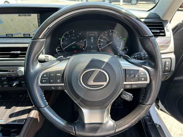 レクサス ＧＳ 300h バージョンL 兵庫県 2015(平27)年 3.2万km ソニッククォーツ 純正ナビ/CD/DVD/TV/Bluetooth/USB/AUX/バックカメラ/ビルトインETC2.0/プリクラッシュセーフティ/レーンキープアシスト/オートマチックハイビーム/OPブラインドスポットモニター/レーダークルーズコントロール/OPサンルーフ/OPパワートランクリッド/本革シート/前席パワーシート/前席シートベンチレーション/前席シートヒーター/本革ステアリング/ステアリングヒーター/電動リヤサンシェード/MTモード付AT/パドルシフト/オートライト/LEDヘッドライト/LEDフォグランプ/スマートキー