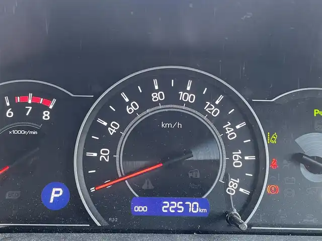 トヨタ ヴォクシー ZS 煌Ⅱ 熊本県 2020(令2)年 2.3万km ブラック ・スマートキー/・プッシュスタート/・プリクラッシュセーフティ/・レーンデパーチャーアラート/・パーキングサポートブレーキ/・コーナーセンサー/・オートマチックハイビーム/・先行車発進告知/・クルーズコントロール/・社外11インチメモリナビ/　【BVD・Bluetooth・USB・SD・HDMI・MSV】/・フルセグTV/・12.8インチフリップダウンモニター(PXH12X-R)/・バックカメラ/・ETC/・ドライブレコーダー(前後録画)/・両側パワースライドドア/・革調シートカバー/・LEDヘッドランプ/・フォグランプ/・純正マット/・純正バイザー/・保証書/取説