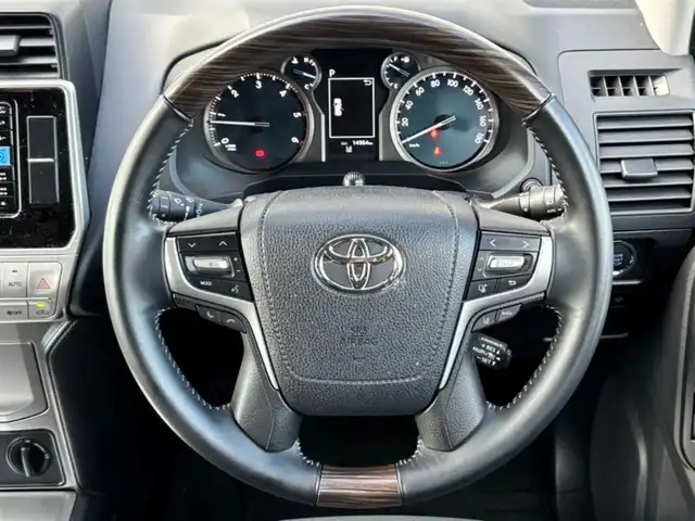 トヨタ ランドクルーザー プラド TX 茨城県 2023(令5)年 1.5万km ブラック 純正ナビ/　(AM/FM/CD/DVD/iPod/Bluetooth/フルセグ)/バックカメラ/追従型クルーズコントロール/サンルーフ/ETC/LEDヘッドライト/RAYS17インチアルミホイール/ルーフレール/前後コーナーセンサー/センターデフロック/ダウンヒルアシストコントロール/オートライト/カーテンエアバック