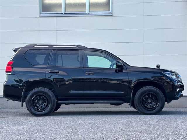 トヨタ ランドクルーザー プラド TX 茨城県 2023(令5)年 1.5万km ブラック 純正ナビ/　(AM/FM/CD/DVD/iPod/Bluetooth/フルセグ)/バックカメラ/追従型クルーズコントロール/サンルーフ/ETC/LEDヘッドライト/RAYS17インチアルミホイール/ルーフレール/前後コーナーセンサー/センターデフロック/ダウンヒルアシストコントロール/オートライト/カーテンエアバック