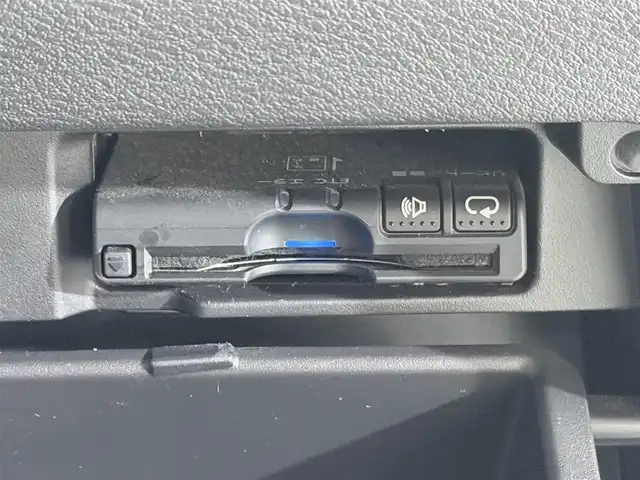 日産 セレナ e－パワー ハイウェイスター V 大阪府 2018(平30)年 6.7万km ブリリアントホワイトパール ProPILOT 純正9incナビTV 360カメラ デジタルインナーミラー シートヒーター ステアリングヒーター レーダークルコン 衝突軽減ブレーキ レーンアシスト 両側パワースライドドア パークアシスト クリアランスソナー