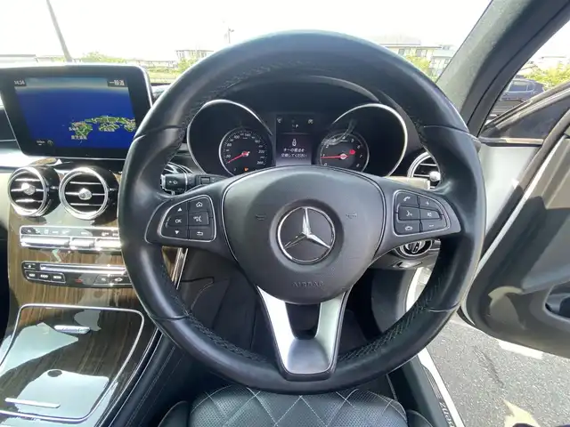メルセデス・ベンツ ＧＬＣ２５０ 4マチックエディション1 福岡県 2016(平28)年 6.3万km 白 禁煙車/メーカーオプション純正ナビ/CD/DVD/フルセグTV/Bluetooth/Burmesterオーディオ/全方位カメラ/バックカメラ/ブラインドスポットモニター/ヘッドアップディスプレイ/ビルトインETC/衝突被害軽減システム/クリアランスソナー/横滑り防止装置/レーンキープアシスト/レーダークルーズコントロール/アイドリングストップ/LEDヘッドライト/オートライト/レザーシート/全席シートヒーター/前席パワーシート/前席シートメモリ/パドルシフト/サンルーフ/パワーバックドア/スマートキー/ディーラーオプション純正フロアマット(Designo)/純正20インチアルミホイール