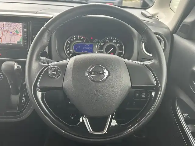 日産 デイズ ルークス HWS X Vセレクション 岩手県 2017(平29)年 7.3万km ブラック 先進安全機能/　・踏み間違い衝突防止アシスト/　・インテリジェントエマージェンシーブレーキ/純正メモリナビ/　　CD/Bt/USB/SD/フルセグTV/アラウンドビューモニター/両側パワースライドドア/HIDヘッドライト/フォグランプ/シートヒーター/純正15インチアルミホイール/アイドリングストップ/スマートキー/ETC