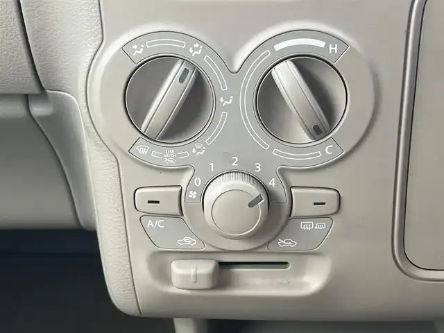 スズキ ラパン S 秋田県 2017(平29)年 4万km ピュアホワイトP 衝突軽減システム/４WD/社外オーディオ（AM/FM/CD)/スマートキー/純正エンジンスターター/アイドリングストップ/プッシュスタート/前席シートヒーター/ヒルスタートアシスト/純正フロアマット/純正ドアバイザー/オートエアコン/パワーステアリング/パワーウィンドウ/横滑り防止/盗難防止装置/寒冷地仕様/電動格納ミラー/保証書/取扱説明書/記録簿