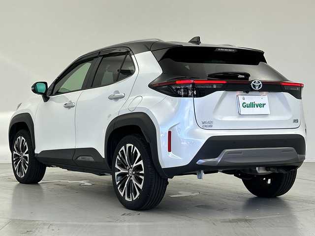 トヨタ ヤリスクロス ハイブリッド Z アドベンチャー 愛知県 2023(令5)年 1.6万km ブラックマイカ/プラチナホワイトパールマイカ 純正ディスプレイオーディオ/ナビ・テレビキット/パノラミックビューモニター/ミラー型ドラレコ/パワーバックドア/前席シートヒーター/ステアリングヒーター/ビルトインETC/パワーシート/電動パーキングブレーキ/レーダークルーズコントロール/プリクラッシュセーフティ/内装ブラウンハーフレザーシート/ブラインドスポットモニター/クリアランスソナー