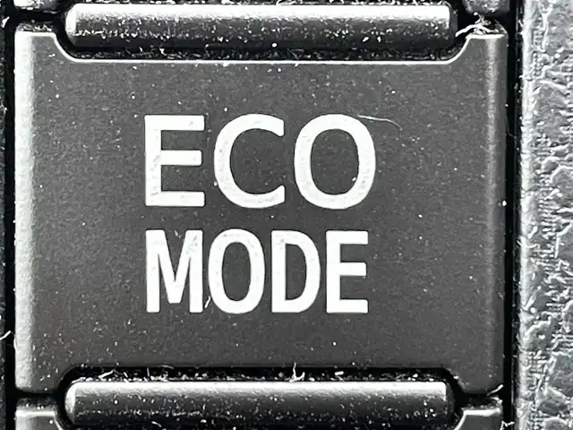 トヨタ ヴォクシー ZS 煌Ⅱ 岡山県 2020(令2)年 9.5万km ブラック 登録時走行距離：94719km/禁煙車/純正9インチナビ(型番：NSZT-Y68T)/　(CD/DVD/フルセグTV/Bluetooth)/バックカメラ/クルーズコントロール/衝突被害軽減システム/車線逸脱警報（レーンキープアシスト）/コーナーセンサー/ビルトインETC/両側パワースライドドア/革巻きステアリング/ステアリングスイッチ/純正LEDヘッドライト/フォグライト/オートライト/オートマチックハイビーム/プッシュスタート/スマートキー/MTモード付きAT/アイドリングストップ/純正アルミホイール 16インチ/ドアバイザー/ロールサンシェード/ウインカーミラー/電動格納ミラー/オートリトラミラー/純正フロアマット/横滑防止装置/盗難防止装置/取扱説明書/ナビ取扱説明書/新車時整備手帳（保証書）