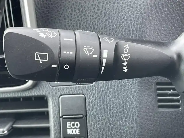 トヨタ ヴォクシー ZS 煌Ⅱ 岡山県 2020(令2)年 9.5万km ブラック 登録時走行距離：94719km/禁煙車/純正9インチナビ(型番：NSZT-Y68T)/　(CD/DVD/フルセグTV/Bluetooth)/バックカメラ/クルーズコントロール/衝突被害軽減システム/車線逸脱警報（レーンキープアシスト）/コーナーセンサー/ビルトインETC/両側パワースライドドア/革巻きステアリング/ステアリングスイッチ/純正LEDヘッドライト/フォグライト/オートライト/オートマチックハイビーム/プッシュスタート/スマートキー/MTモード付きAT/アイドリングストップ/純正アルミホイール 16インチ/ドアバイザー/ロールサンシェード/ウインカーミラー/電動格納ミラー/オートリトラミラー/純正フロアマット/横滑防止装置/盗難防止装置/取扱説明書/ナビ取扱説明書/新車時整備手帳（保証書）