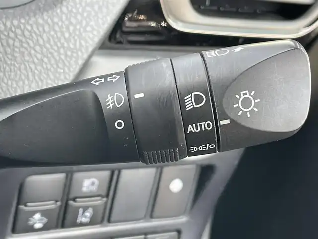 トヨタ ヴォクシー ZS 煌Ⅱ 岡山県 2020(令2)年 9.5万km ブラック 登録時走行距離：94719km/禁煙車/純正9インチナビ(型番：NSZT-Y68T)/　(CD/DVD/フルセグTV/Bluetooth)/バックカメラ/クルーズコントロール/衝突被害軽減システム/車線逸脱警報（レーンキープアシスト）/コーナーセンサー/ビルトインETC/両側パワースライドドア/革巻きステアリング/ステアリングスイッチ/純正LEDヘッドライト/フォグライト/オートライト/オートマチックハイビーム/プッシュスタート/スマートキー/MTモード付きAT/アイドリングストップ/純正アルミホイール 16インチ/ドアバイザー/ロールサンシェード/ウインカーミラー/電動格納ミラー/オートリトラミラー/純正フロアマット/横滑防止装置/盗難防止装置/取扱説明書/ナビ取扱説明書/新車時整備手帳（保証書）