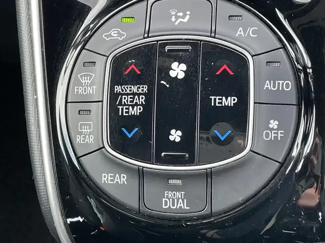 トヨタ ヴォクシー ZS 煌Ⅱ 岡山県 2020(令2)年 9.5万km ブラック 登録時走行距離：94719km/禁煙車/純正9インチナビ(型番：NSZT-Y68T)/　(CD/DVD/フルセグTV/Bluetooth)/バックカメラ/クルーズコントロール/衝突被害軽減システム/車線逸脱警報（レーンキープアシスト）/コーナーセンサー/ビルトインETC/両側パワースライドドア/革巻きステアリング/ステアリングスイッチ/純正LEDヘッドライト/フォグライト/オートライト/オートマチックハイビーム/プッシュスタート/スマートキー/MTモード付きAT/アイドリングストップ/純正アルミホイール 16インチ/ドアバイザー/ロールサンシェード/ウインカーミラー/電動格納ミラー/オートリトラミラー/純正フロアマット/横滑防止装置/盗難防止装置/取扱説明書/ナビ取扱説明書/新車時整備手帳（保証書）