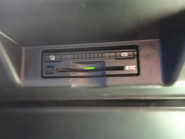 トヨタ ハリアー ハイブリッド エレガンス 山形県 2014(平26)年 4.8万km ホワイトパールクリスタルシャイン 4WD/純正SDナビ/　　【CD DVD BT フルセグ】/バックカメラ/LEDオートヘッドライト/ハーフレザーシート/パワーシート/純正17インチアルミホイール/ドライブレコーダー/ステアリングスイッチ/MTモード付AT/電動格納ウィンカーミラー/フォグランプ/スマートキー×2/ETC