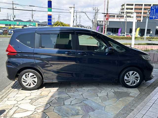 ホンダ フリード G ホンダセンシング 静岡県 2019(令1)年 4.1万km ミッドナイトブルービームM 純正ナビ  /（Bluetooth／CD／DVD／USB／フルセグTV）/バックカメラ  /両側電動スライドドア  /レーダークルーズコントロール/前席シートヒーター  /レーンキープアシスト  /後方ソナー  /衝突軽減ブレーキ  /アイドリングストップ  /3列シート  /盗難防止装置  /LEDヘッドライト  /オートライト  /プッシュスタート  /スマートキー