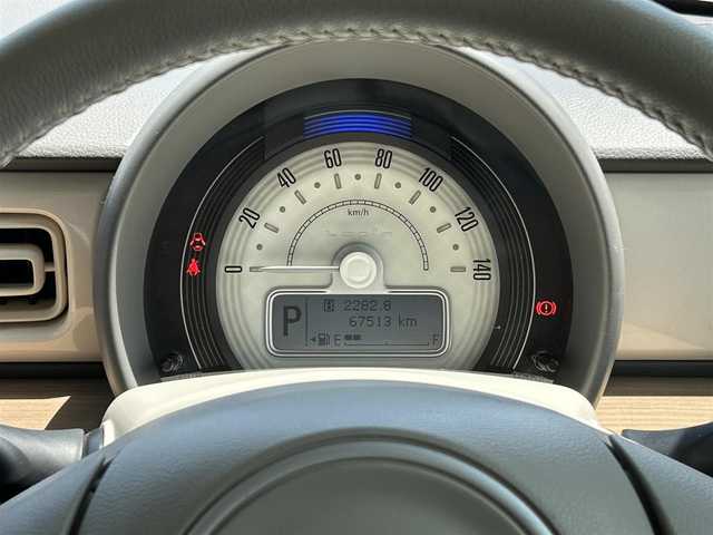 スズキ ラパン X 愛媛県 2016(平28)年 6.8万km フォーンベージュメタリック/ホワイト2トーンルーフ 禁煙車/登録時走行距離：67513km/メーカーオプション純正ナビ/CD/DVD/フルセグTV/Bluetooth/AUX/全方位カメラ/バックカメラ/衝突被害軽減システム/横滑り防止装置/アイドリングストップ/HIDヘッドライト/オートライト/運転席シートヒーター/エンジンスタートボタン/スマートキー/純正フロアマット/純正14インチアルミホイール