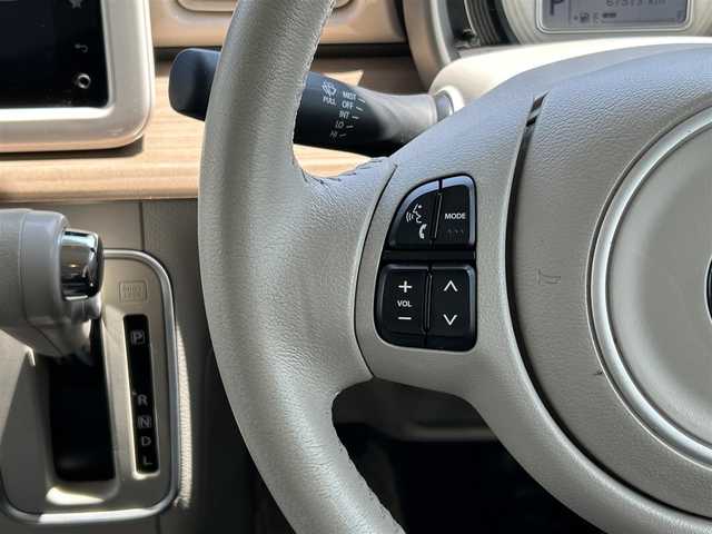 スズキ ラパン X 愛媛県 2016(平28)年 6.8万km フォーンベージュメタリック/ホワイト2トーンルーフ 禁煙車/登録時走行距離：67513km/メーカーオプション純正ナビ/CD/DVD/フルセグTV/Bluetooth/AUX/全方位カメラ/バックカメラ/衝突被害軽減システム/横滑り防止装置/アイドリングストップ/HIDヘッドライト/オートライト/運転席シートヒーター/エンジンスタートボタン/スマートキー/純正フロアマット/純正14インチアルミホイール