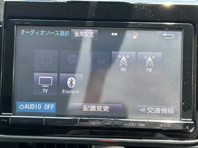 トヨタ ヴォクシー ハイブリッド ZS 福岡県 2016(平28)年 6万km ブラック ワンオーナー/純正メモリナビ/（DVD/フルセグTV/Bluetooth/MSV）/バックカメラ/純正フリップダウンモニター/ビルトインETC/前後ドライブレコーダー/両側パワースライドドア/横滑り防止装置/TRC/三列シート/リアサンシェード/プッシュスタート/革巻きステアリング/ステアリングスイッチ/純正16インチアルミホイール/純正LEDヘッドライト/スマートキー/保証書/取扱説明書