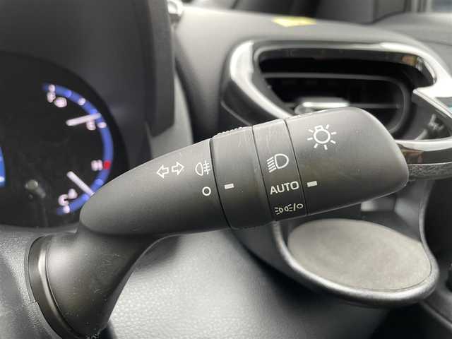 トヨタ ヤリスクロス ハイブリッド Z 石川県 2023(令5)年 4.5万km パールⅡ ワンオーナー/純正ディスプレイオーディオ/ナビ/フルセグTV/パノラマモニター/LEDヘッドライト/ビルトインETC2.0/デジタルミラー/ドラレコ/パワーバックドア/AV100V/純正アルミホイール/ハーフレザーシート/D席パワーシート/スマートキー/プッシュスタート/電動ミラー/保証書