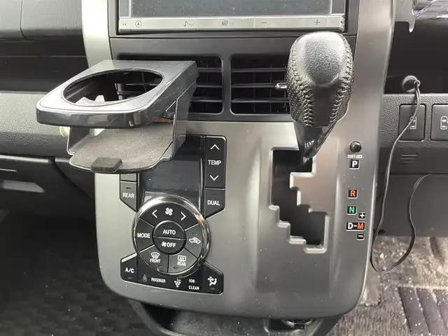 トヨタ ヴォクシー ZS 煌Ⅱ 大阪府 2012(平24)年 10.6万km ブラック ”(株)IDOMが運営する【じしゃロン堺店】の自社ローン専用車両になります。/こちらは現金またはオートローンご利用時の価格です。自社ローンご希望の方は別途その旨お申付け下さい”