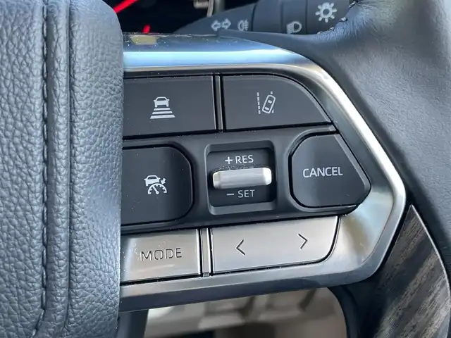 トヨタ ランドクルーザー 愛知県 2024(令6)年 0.7万km プレシャスホワイトパール メーカー純正ナビ　/サンルーフ　/本革レザーシート　/Ｆ・Ｒモデリスタエアロ　/スポーツマフラー　/パワーバックドア　/クリアランスソナー　/リアエンターテイメント　/純正２０インチＡＷ　/ＥＴＣ２．０/純正フロアマット・ドアバイザー/パワーバックドア/BT/DTV/ルーフレール/衝突軽減ブレーキシステム