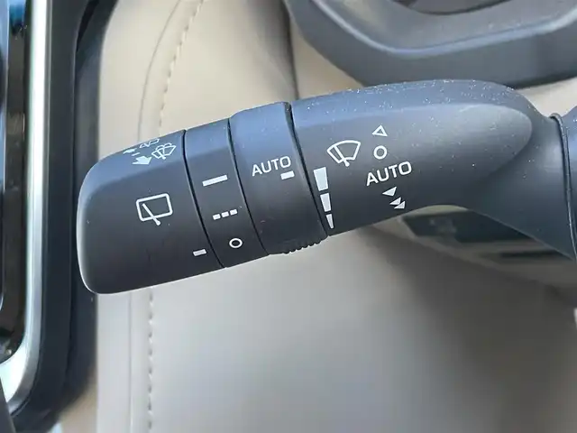 トヨタ ランドクルーザー 愛知県 2024(令6)年 0.7万km プレシャスホワイトパール メーカー純正ナビ　/サンルーフ　/本革レザーシート　/Ｆ・Ｒモデリスタエアロ　/スポーツマフラー　/パワーバックドア　/クリアランスソナー　/リアエンターテイメント　/純正２０インチＡＷ　/ＥＴＣ２．０/純正フロアマット・ドアバイザー/パワーバックドア/BT/DTV/ルーフレール/衝突軽減ブレーキシステム