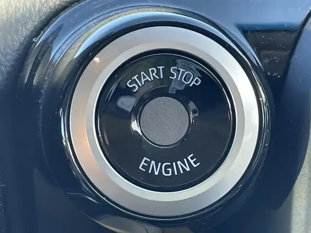 トヨタ ランドクルーザー 愛知県 2024(令6)年 0.7万km プレシャスホワイトパール メーカー純正ナビ　/サンルーフ　/本革レザーシート　/Ｆ・Ｒモデリスタエアロ　/スポーツマフラー　/パワーバックドア　/クリアランスソナー　/リアエンターテイメント　/純正２０インチＡＷ　/ＥＴＣ２．０/純正フロアマット・ドアバイザー/パワーバックドア/BT/DTV/ルーフレール/衝突軽減ブレーキシステム