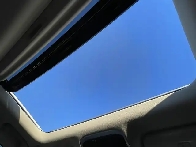 トヨタ ランドクルーザー 愛知県 2024(令6)年 0.7万km プレシャスホワイトパール メーカー純正ナビ　/サンルーフ　/本革レザーシート　/Ｆ・Ｒモデリスタエアロ　/スポーツマフラー　/パワーバックドア　/クリアランスソナー　/リアエンターテイメント　/純正２０インチＡＷ　/ＥＴＣ２．０/純正フロアマット・ドアバイザー/パワーバックドア/BT/DTV/ルーフレール/衝突軽減ブレーキシステム