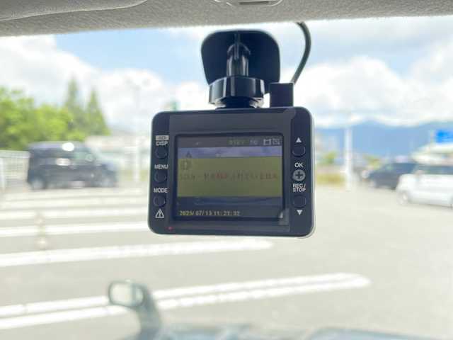 スズキ ジムニー ランドベンチャー 山梨県 2014(平26)年 5.3万km クールカーキPM 社外ＳＤナビ　/社外ＥＴＣ　/フルセグＴＶ　/ＣＤ　/Ｂｌｕｅｔｏｏｔｈ　/ドラレコ　/純正フロアマット　/レザーシート　/運転席シートヒーター　/背面タイヤ　/純正１６インチＡＷ　/ＡＢＳ　/ＨＩＤヘッドライト　/パワステ