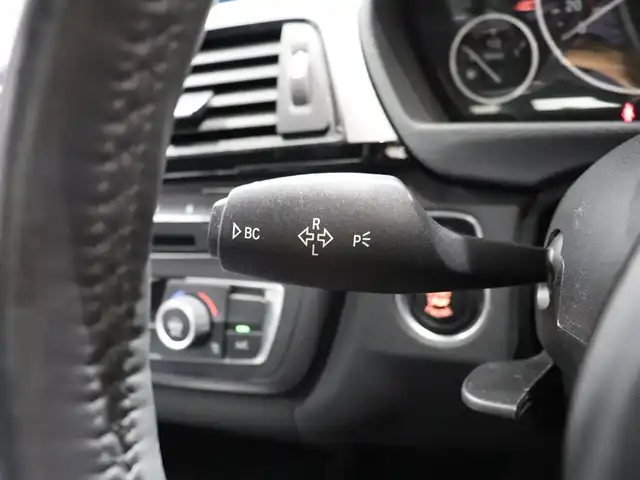 ＢＭＷ ３２０ｄ Mスポーツ 静岡県 2013(平25)年 9.7万km アルピンホワイトⅢ 純正ナビ/ドライブレコーダー/前パワーシート/パドルシフト/クルーズコントロール/バックカメラ/ETC/LKA