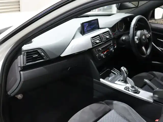 ＢＭＷ ３２０ｄ Mスポーツ 静岡県 2013(平25)年 9.7万km アルピンホワイトⅢ 純正ナビ/ドライブレコーダー/前パワーシート/パドルシフト/クルーズコントロール/バックカメラ/ETC/LKA