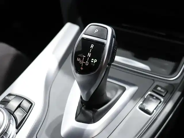 ＢＭＷ ３２０ｄ Mスポーツ 静岡県 2013(平25)年 9.7万km アルピンホワイトⅢ 純正ナビ/ドライブレコーダー/前パワーシート/パドルシフト/クルーズコントロール/バックカメラ/ETC/LKA