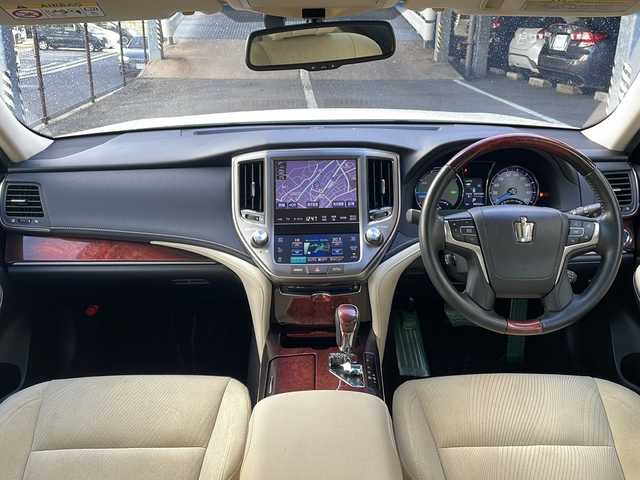 トヨタ クラウン マジェスタ 広島県 2014(平26)年 4.9万km ホワイトパールクリスタルシャイン 禁煙/純正HDDナビ/CD/DVD/DTV/Bluetooth/バックカメラ/クルーズコントロール/純正18インチアルミホイール/パワーシート/シートヒーター/LEDオートライト/インテリジェントAFS/クリアランスソナー/純正フロアマット/純正ドアバイザー/ビルトインETC/スマートキー/プッシュスタート/イージークローザー