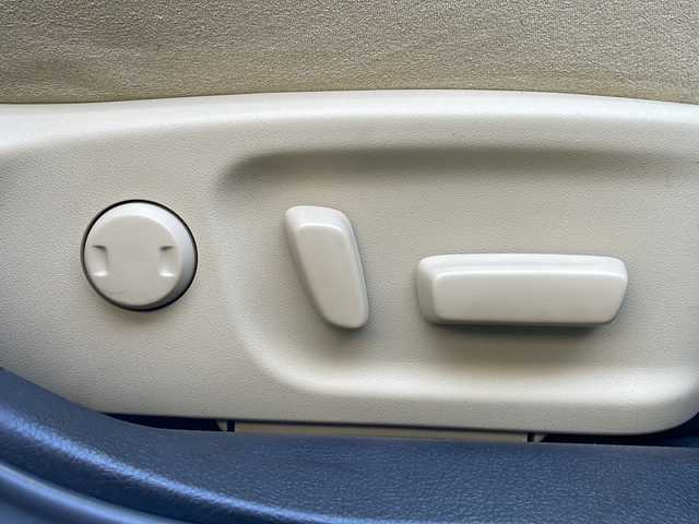 トヨタ クラウン マジェスタ 広島県 2014(平26)年 4.9万km ホワイトパールクリスタルシャイン 禁煙/純正HDDナビ/CD/DVD/DTV/Bluetooth/バックカメラ/クルーズコントロール/純正18インチアルミホイール/パワーシート/シートヒーター/LEDオートライト/インテリジェントAFS/クリアランスソナー/純正フロアマット/純正ドアバイザー/ビルトインETC/スマートキー/プッシュスタート/イージークローザー