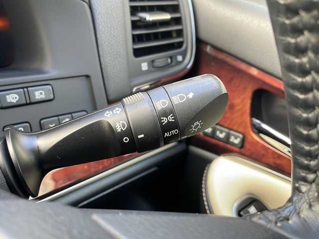 トヨタ クラウン マジェスタ 広島県 2014(平26)年 4.9万km ホワイトパールクリスタルシャイン 禁煙/純正HDDナビ/CD/DVD/DTV/Bluetooth/バックカメラ/クルーズコントロール/純正18インチアルミホイール/パワーシート/シートヒーター/LEDオートライト/インテリジェントAFS/クリアランスソナー/純正フロアマット/純正ドアバイザー/ビルトインETC/スマートキー/プッシュスタート/イージークローザー