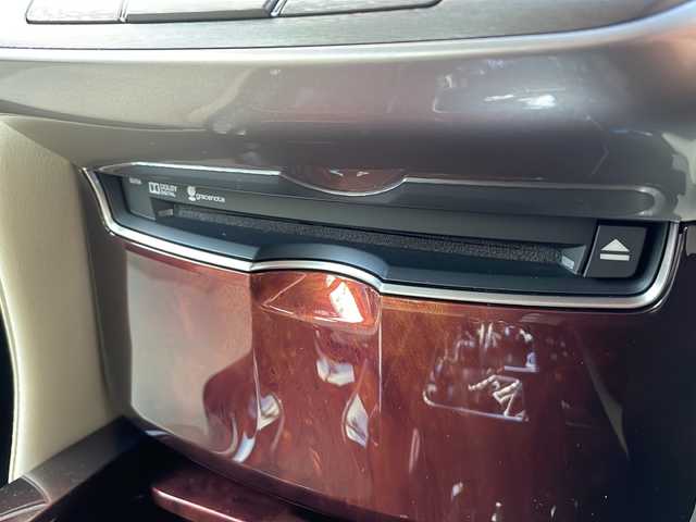 トヨタ クラウン マジェスタ 広島県 2014(平26)年 4.9万km ホワイトパールクリスタルシャイン 禁煙/純正HDDナビ/CD/DVD/DTV/Bluetooth/バックカメラ/クルーズコントロール/純正18インチアルミホイール/パワーシート/シートヒーター/LEDオートライト/インテリジェントAFS/クリアランスソナー/純正フロアマット/純正ドアバイザー/ビルトインETC/スマートキー/プッシュスタート/イージークローザー