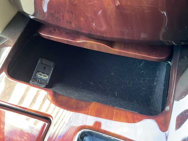 トヨタ クラウン マジェスタ 広島県 2014(平26)年 4.9万km ホワイトパールクリスタルシャイン 禁煙/純正HDDナビ/CD/DVD/DTV/Bluetooth/バックカメラ/クルーズコントロール/純正18インチアルミホイール/パワーシート/シートヒーター/LEDオートライト/インテリジェントAFS/クリアランスソナー/純正フロアマット/純正ドアバイザー/ビルトインETC/スマートキー/プッシュスタート/イージークローザー