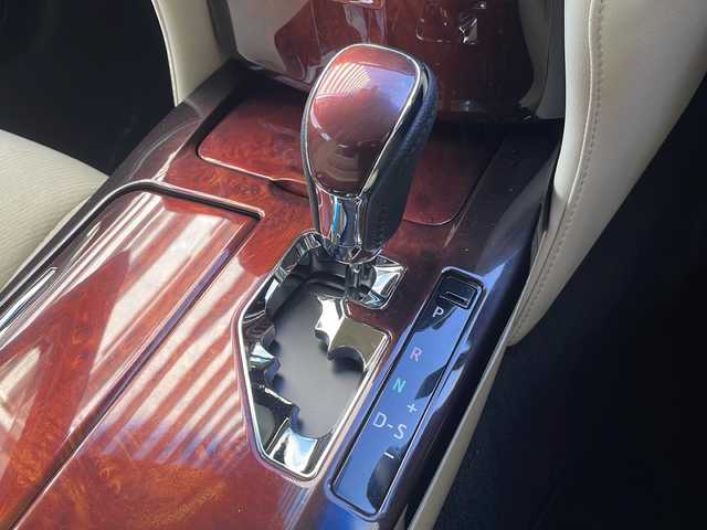 トヨタ クラウン マジェスタ 広島県 2014(平26)年 4.9万km ホワイトパールクリスタルシャイン 禁煙/純正HDDナビ/CD/DVD/DTV/Bluetooth/バックカメラ/クルーズコントロール/純正18インチアルミホイール/パワーシート/シートヒーター/LEDオートライト/インテリジェントAFS/クリアランスソナー/純正フロアマット/純正ドアバイザー/ビルトインETC/スマートキー/プッシュスタート/イージークローザー