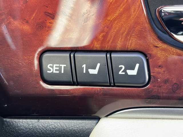 トヨタ クラウン マジェスタ 広島県 2014(平26)年 4.9万km ホワイトパールクリスタルシャイン 禁煙/純正HDDナビ/CD/DVD/DTV/Bluetooth/バックカメラ/クルーズコントロール/純正18インチアルミホイール/パワーシート/シートヒーター/LEDオートライト/インテリジェントAFS/クリアランスソナー/純正フロアマット/純正ドアバイザー/ビルトインETC/スマートキー/プッシュスタート/イージークローザー