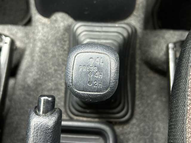 三菱 パジェロ ミニ VR 三重県 2011(平23)年 3.7万km シルキーホワイト /禁煙車//社外オーディオ/・CD・AM・FM//4WD//AC//フロアマット//ドアバイザー//ハロゲンライト//リモコンキー